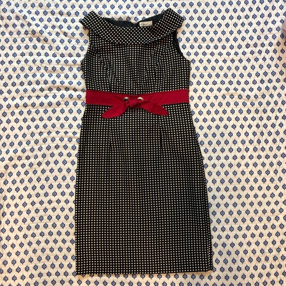 Kim Rogers Black and White Sheath Dress  red belt with boatNeckline 8